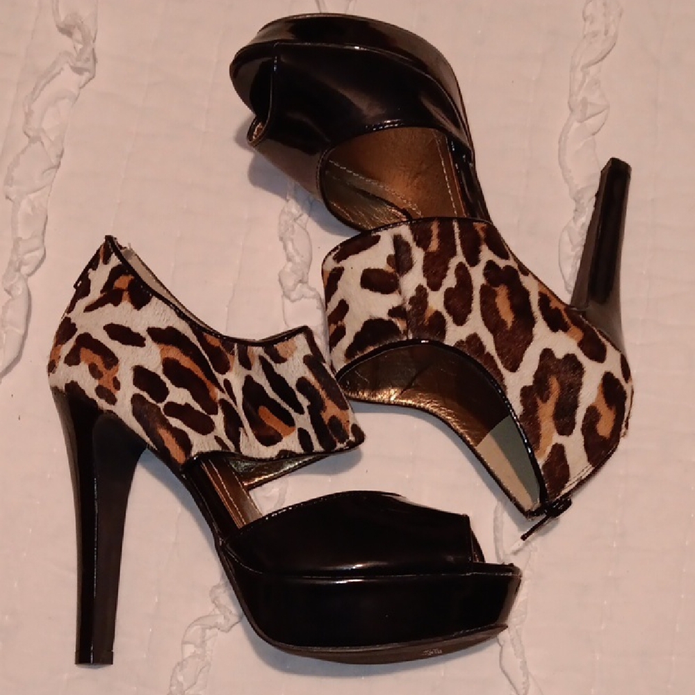 BCBGeneration Brown and Black Heels Elegant Design